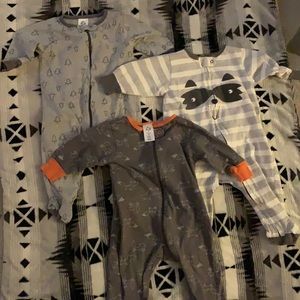 Gerber 3 set of boy footed pjs